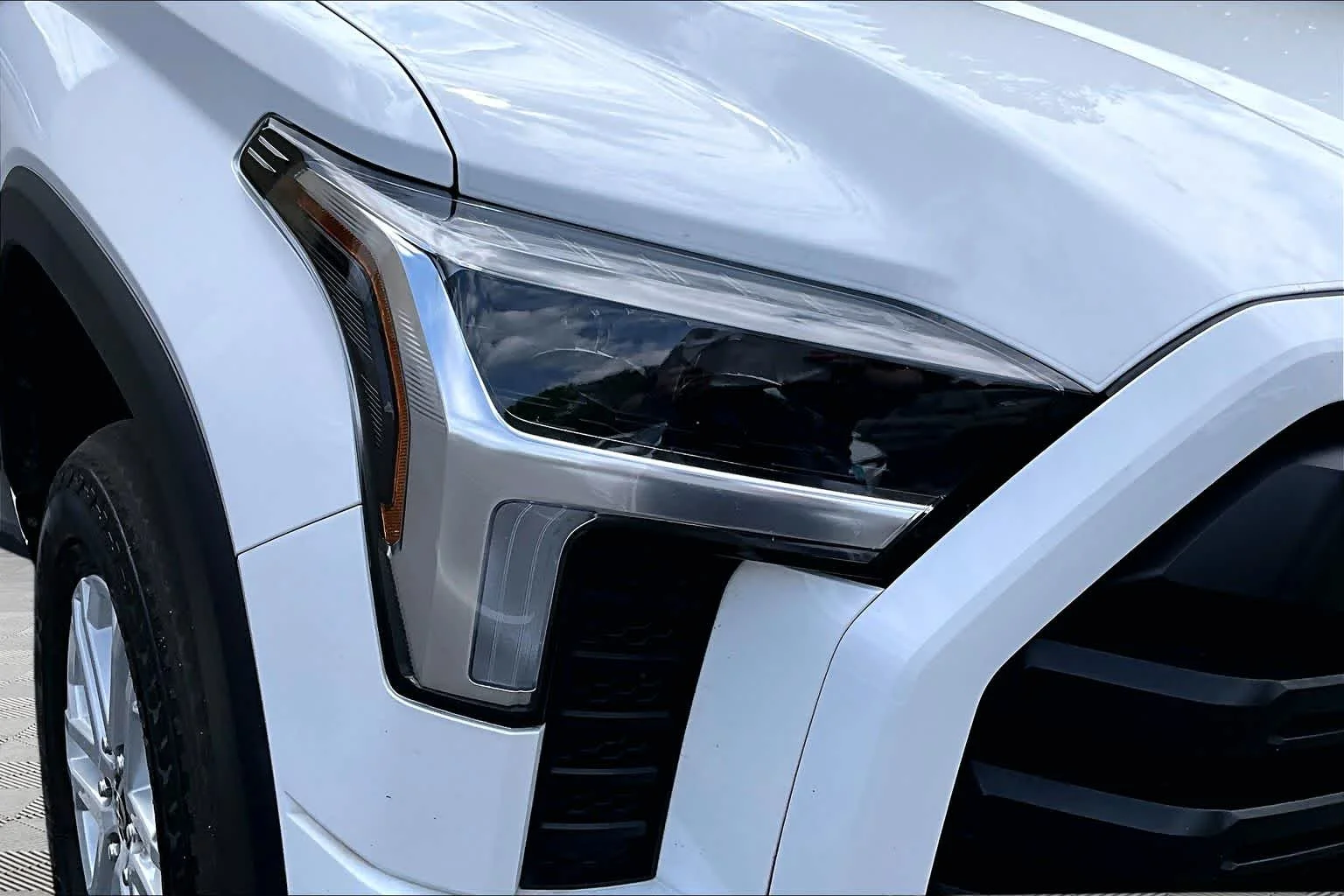 Used 2025 Ice Cap Toyota SR5 image 27