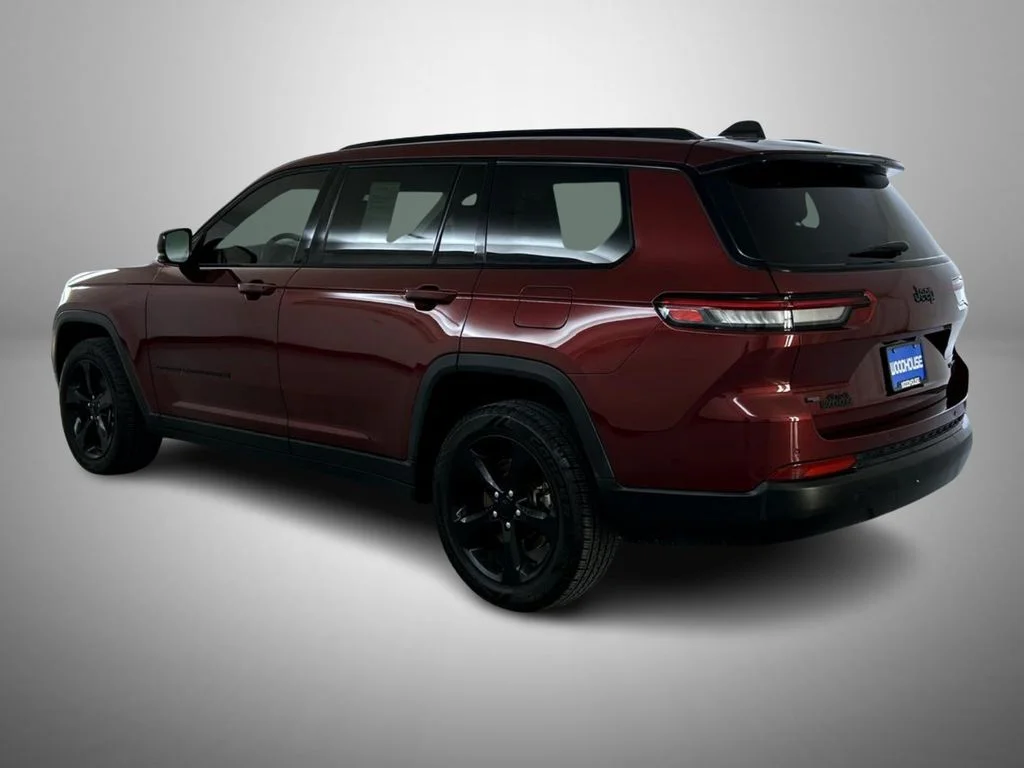 Used 2022 Red Jeep Limited image 7
