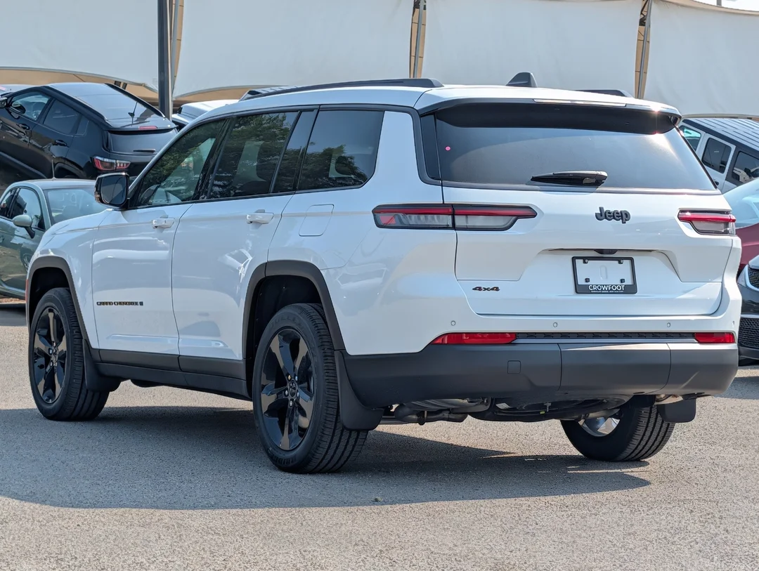 New 2026 White Jeep Altitude - - 20 Gloss Black Wheels - Remote Start - Capri Leatherette - Wireless Charging & More! image 6
