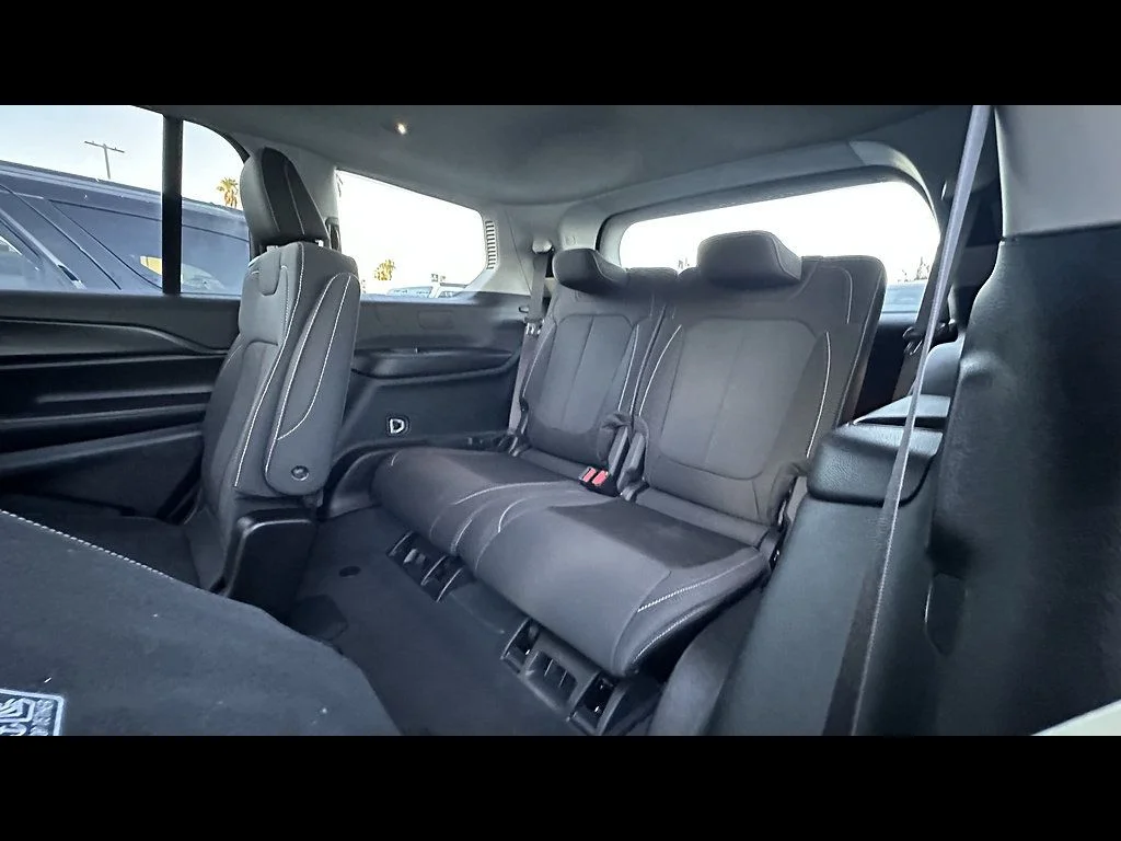 Used 2023 Gray Jeep Laredo image 7