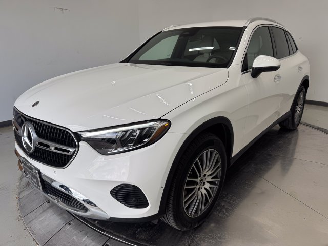 Certified Used 2026 Polar White Mercedes-Benz GLC 300 image 31