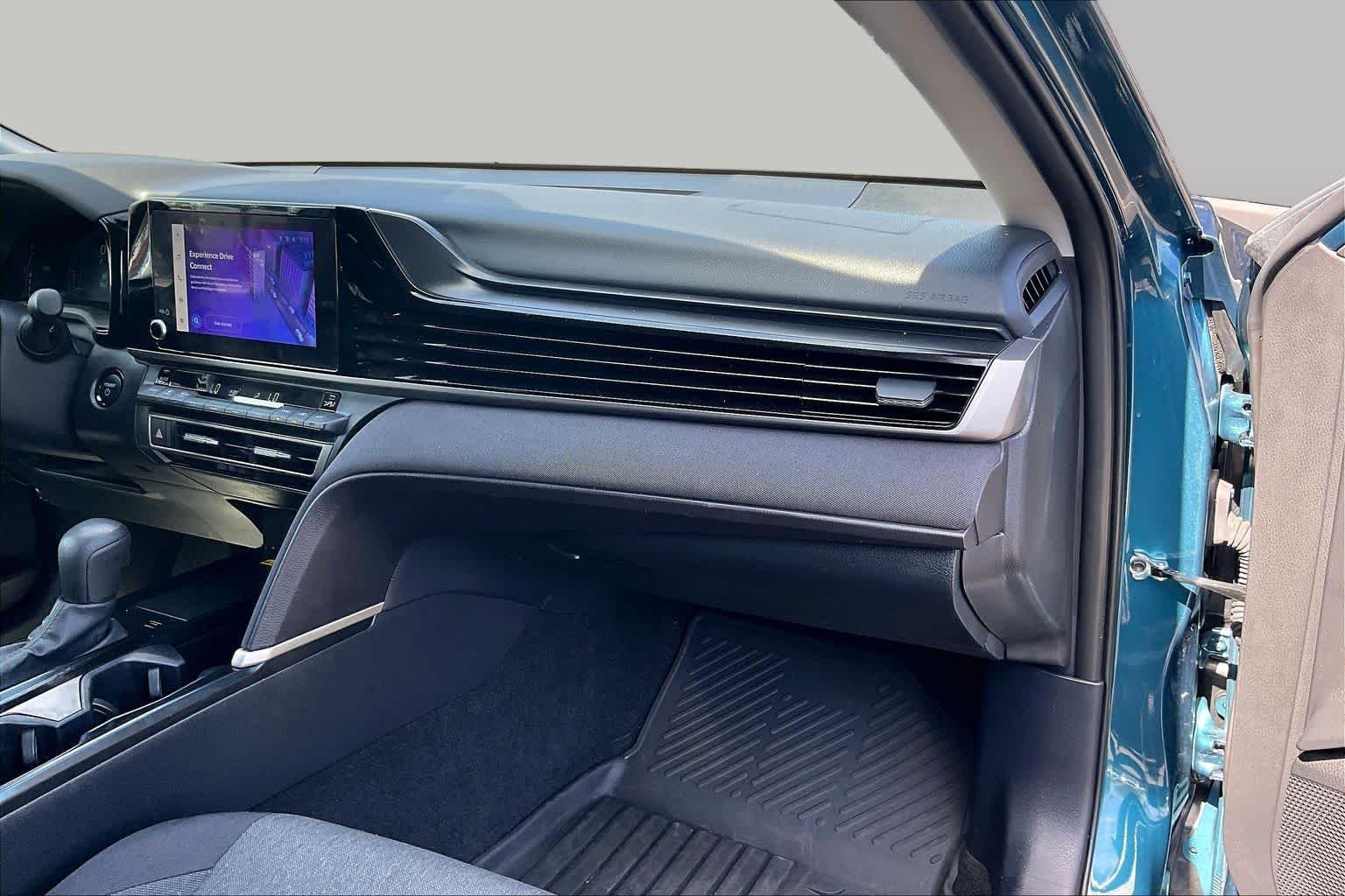 Used 2025 Ocean Gem Toyota LE image 18