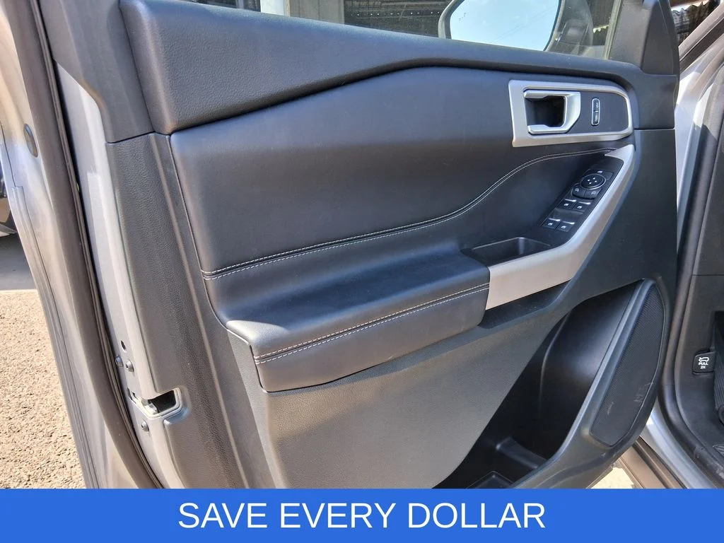 Used 2023 Silver Ford XLT image 11