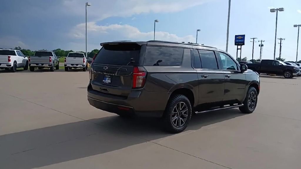 2021 Chevrolet Suburban Z71 - Photo 8