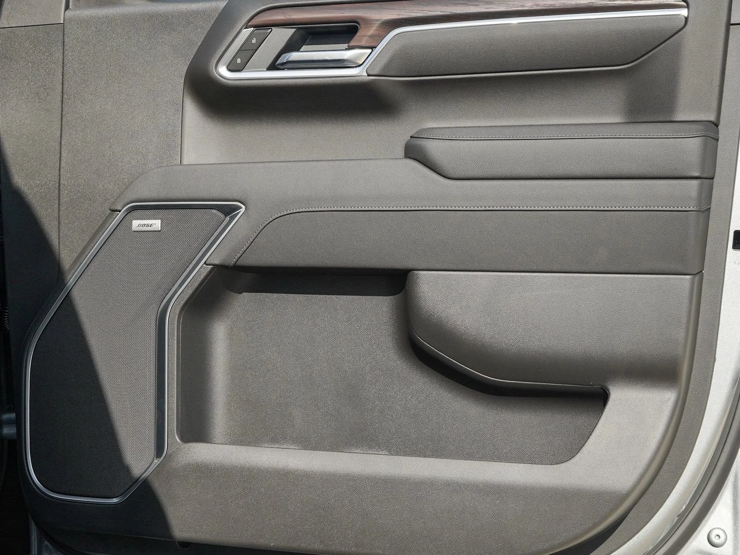 2026 GMC Sierra 1500 SLT - Photo 8