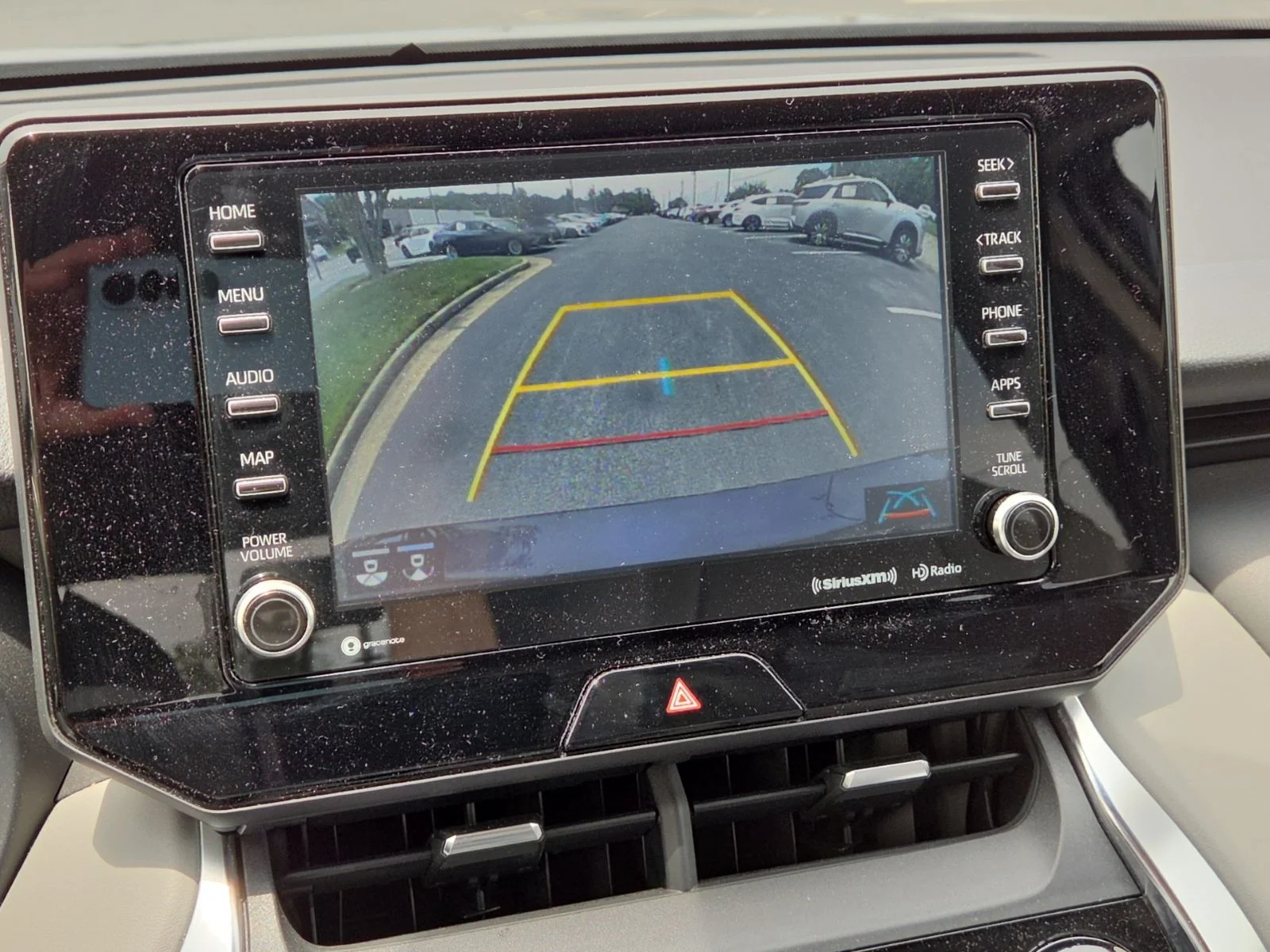 Used 2022  Toyota LE image 19