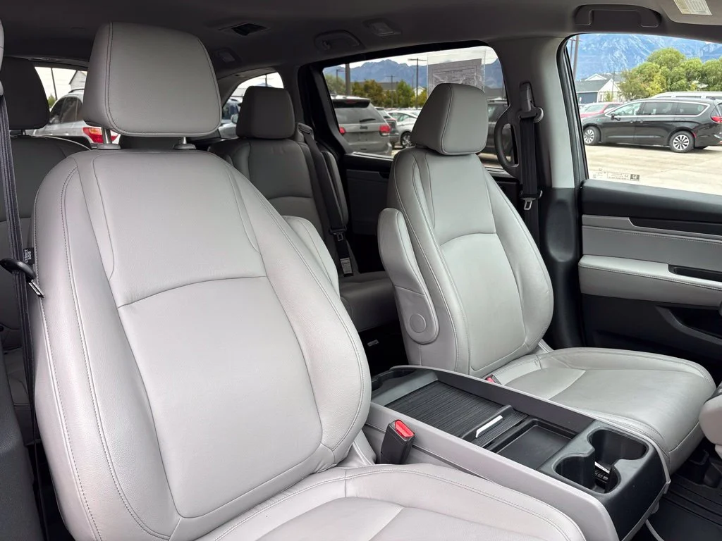 Used 2024 Gray Honda EX-L image 13