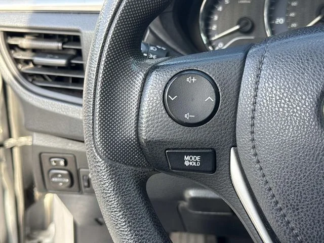 Used 2014 Silver Toyota L image 38