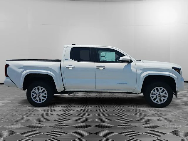 New 2026 Ice Cap Toyota SR5 image 5