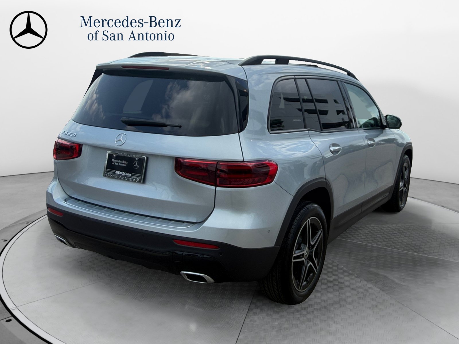 New 2026 Cirrus Silver Metallic Mercedes-Benz GLB 250 image 32