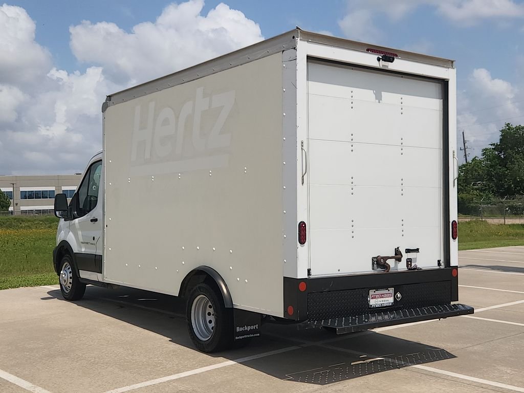 Used 2022 White Ford Box Truck image 7