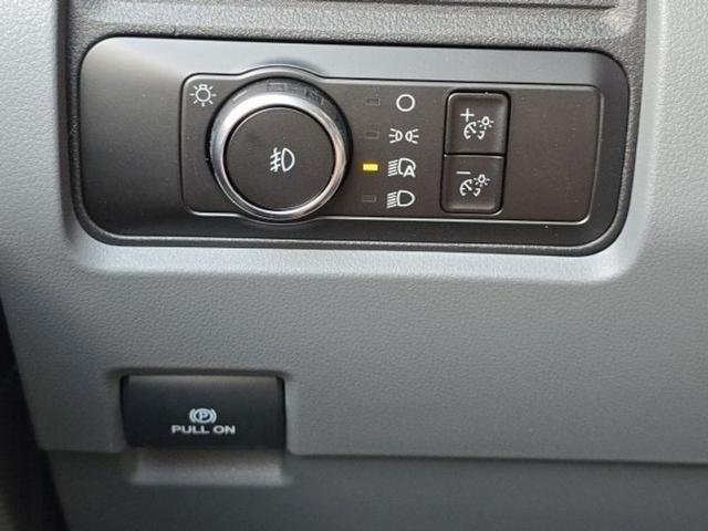 2025 Ford F-350 Super Duty Chassis Cab XL - Photo 34