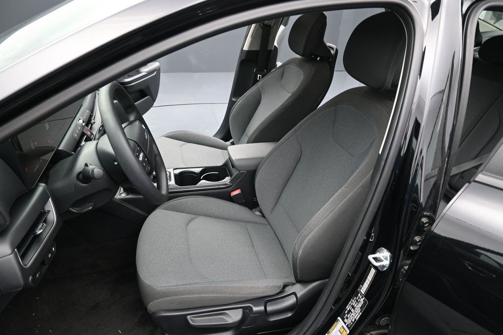 Used 2025 Aurora Black Pearl Kia LXS image 22