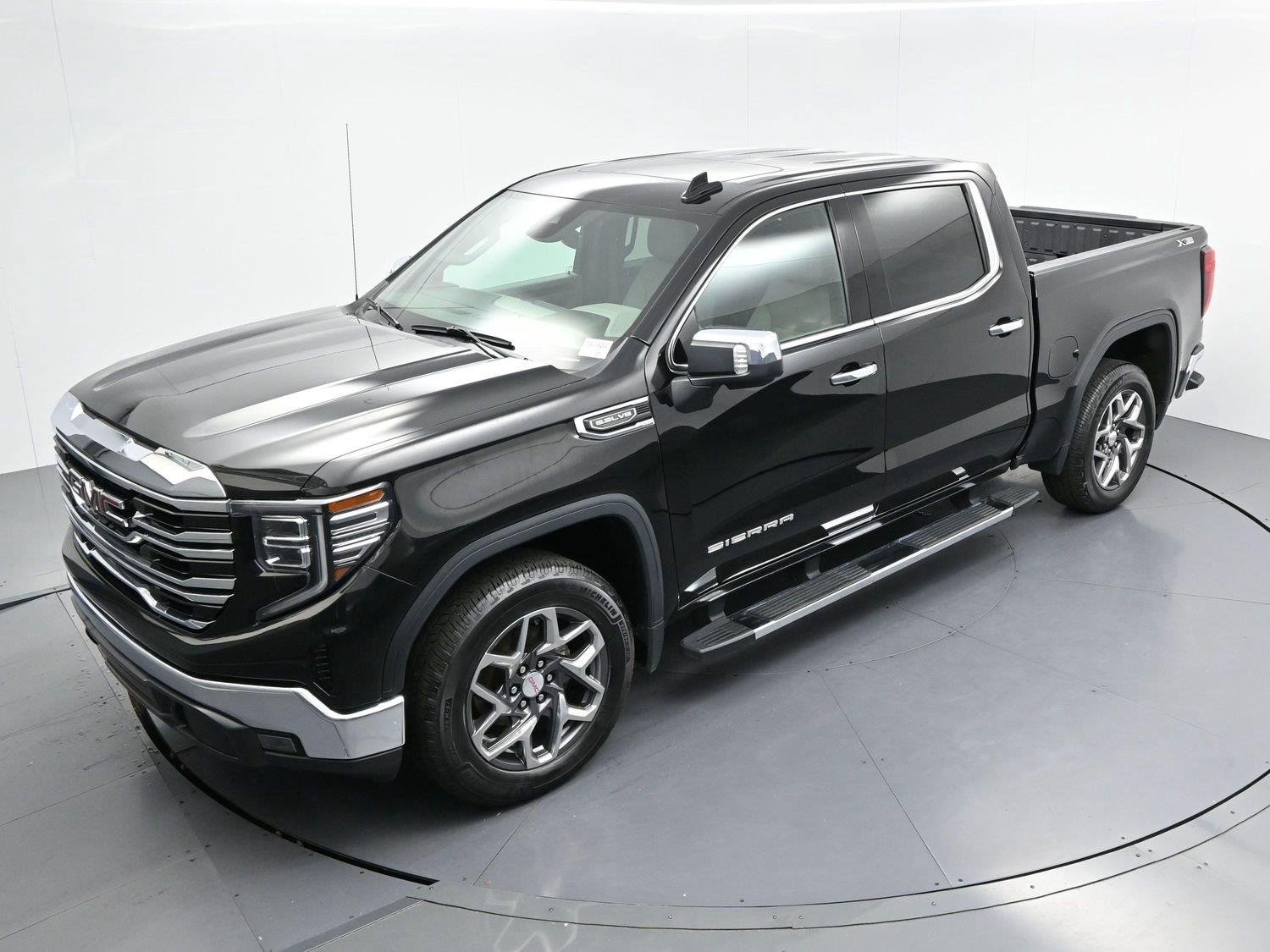 Used 2023 ONYX BLACK GMC SLT image 42