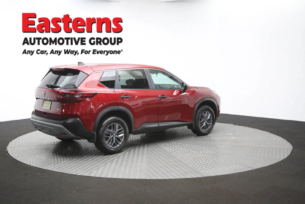 Used 2023 Red Nissan S image 43