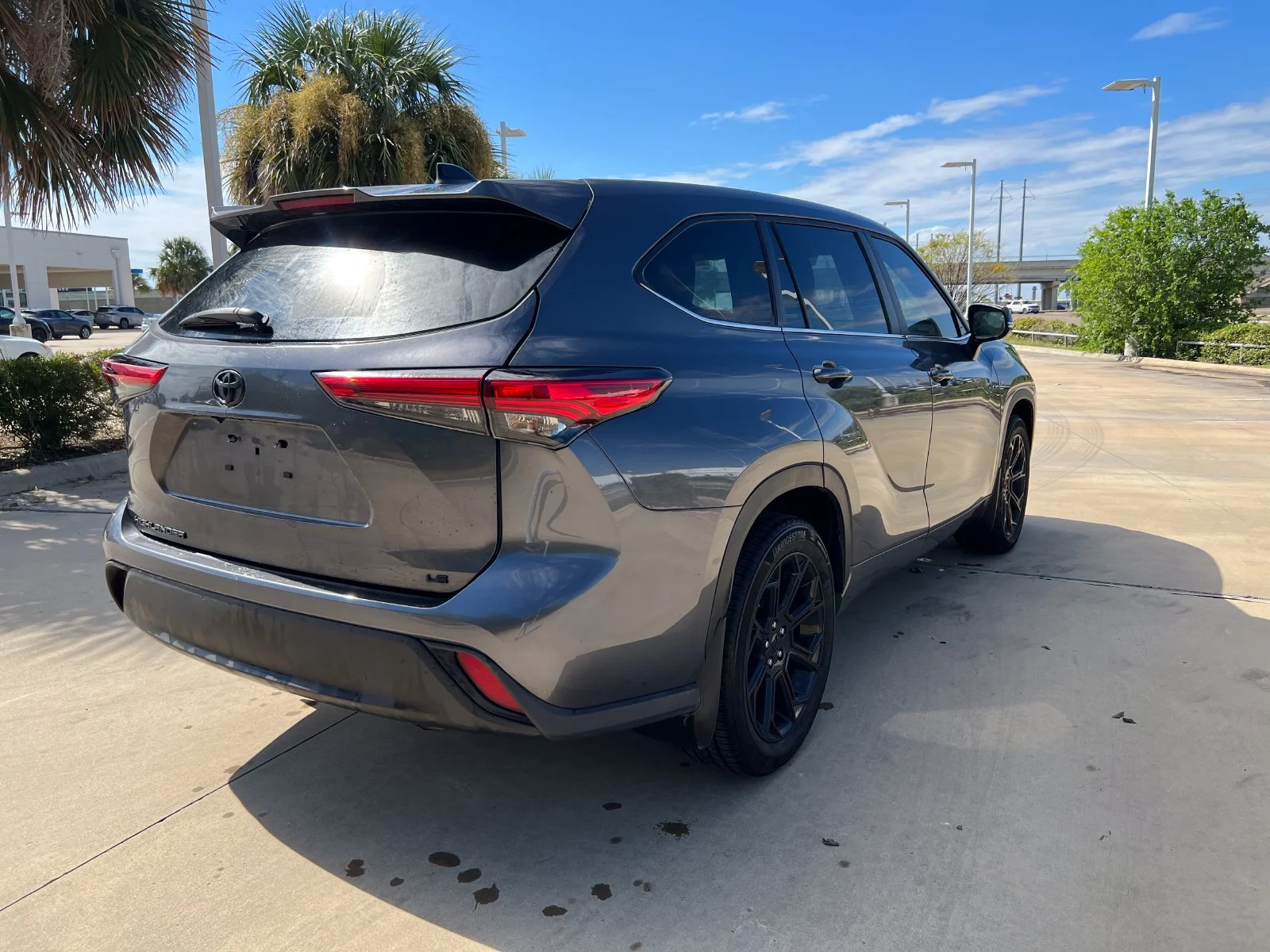 Used 2023 Gray Toyota LE image 4