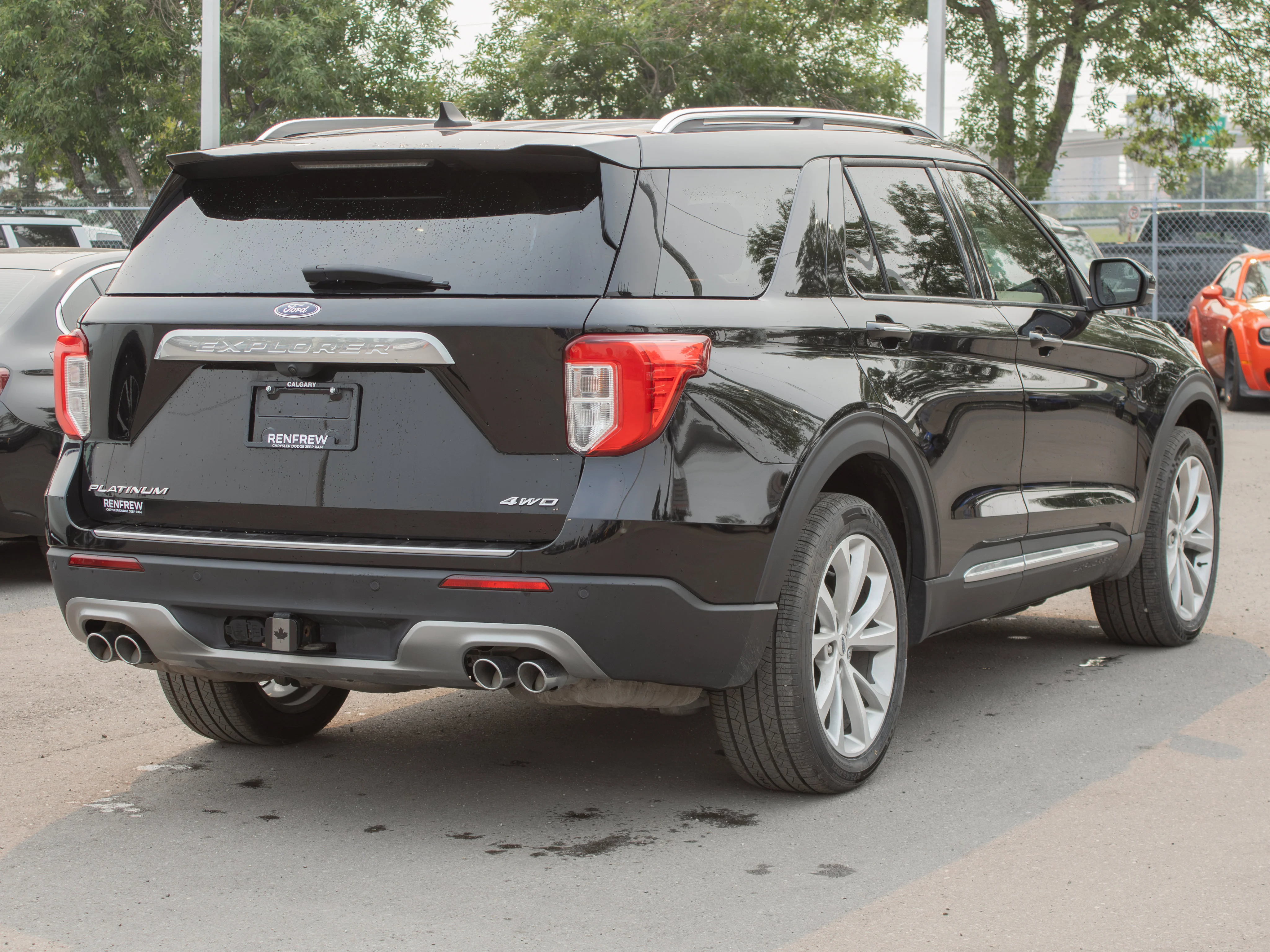 Certified Used 2023 Black Ford Platinum * No Accidents | Apple CarPlay | Luxury 3-Row SUV | Bang & Olufsen | Adaptive Cruise image 17