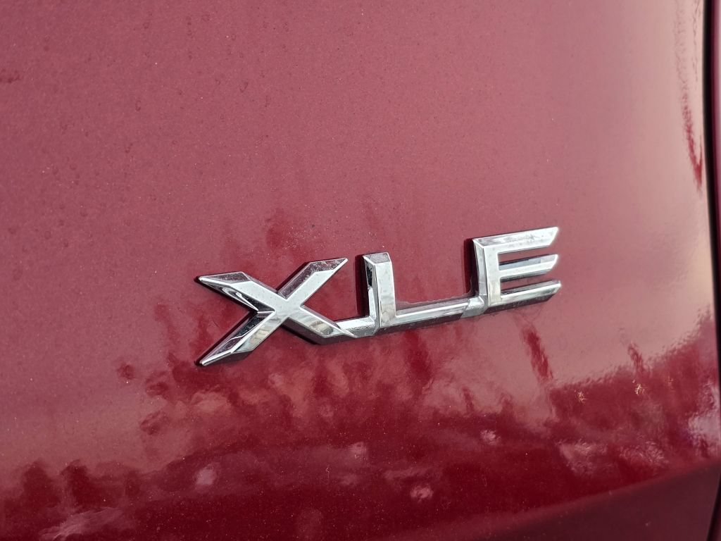 Used 2026 Pearl Toyota XLE image 25