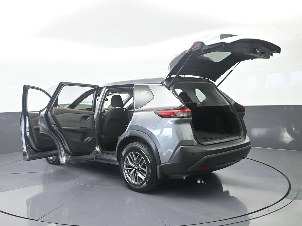 Used 2021 Gray Nissan S image 68