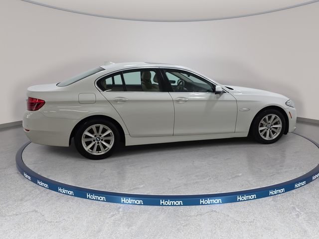 Used 2016 Alpine White BMW 528i xDrive image 5