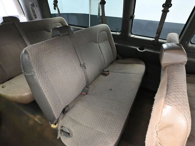 2017 Chevrolet Express Passenger LS - Photo 31