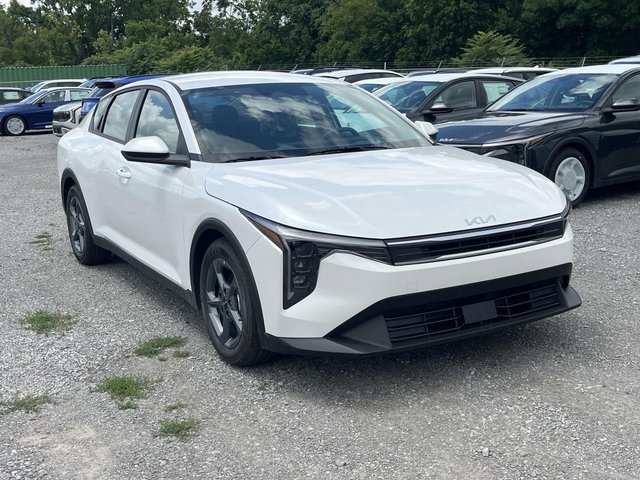 New 2026 Kia K4 LXS