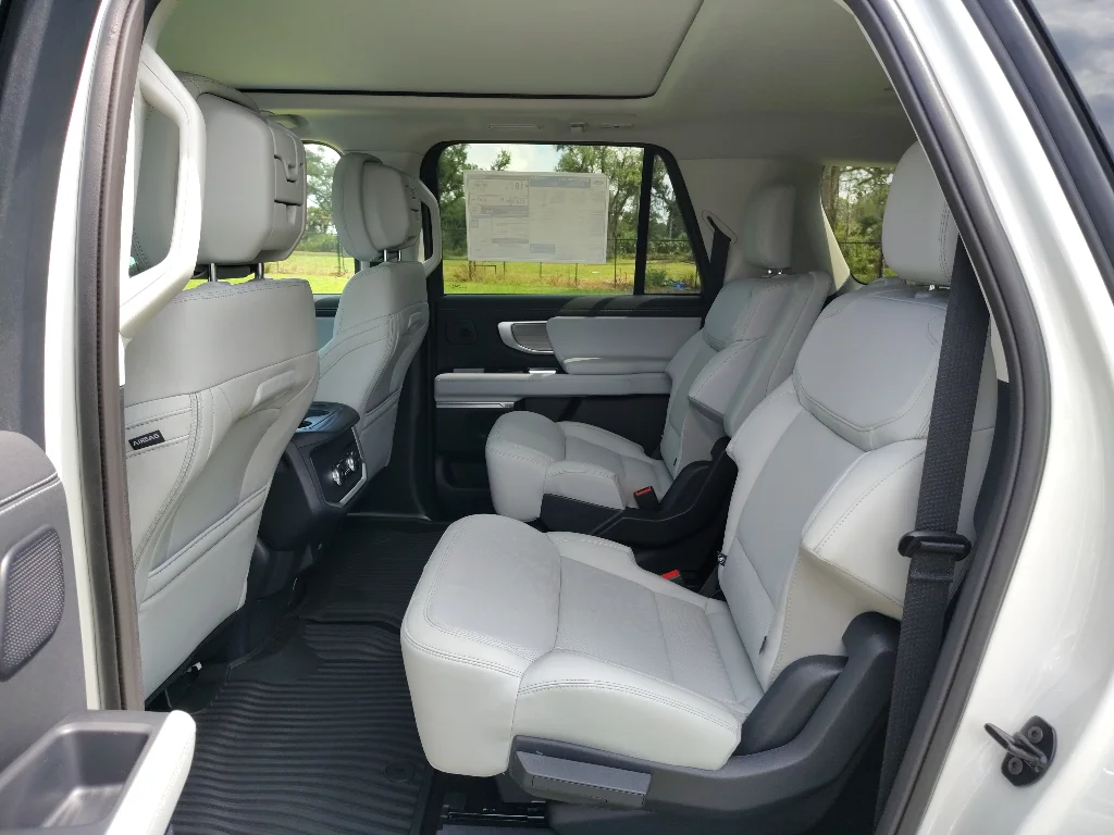New 2027 Star White Metallic Tri-Coat Ford MAX Platinum image 13