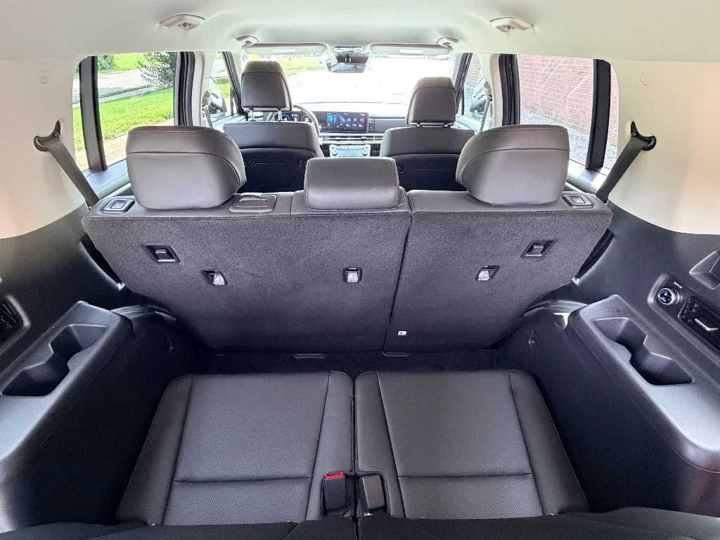 Used 2025 Rockwood Green Hyundai SEL image 29