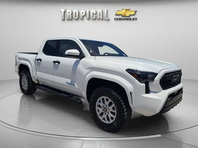 Used 2024  Toyota SR5 image 7