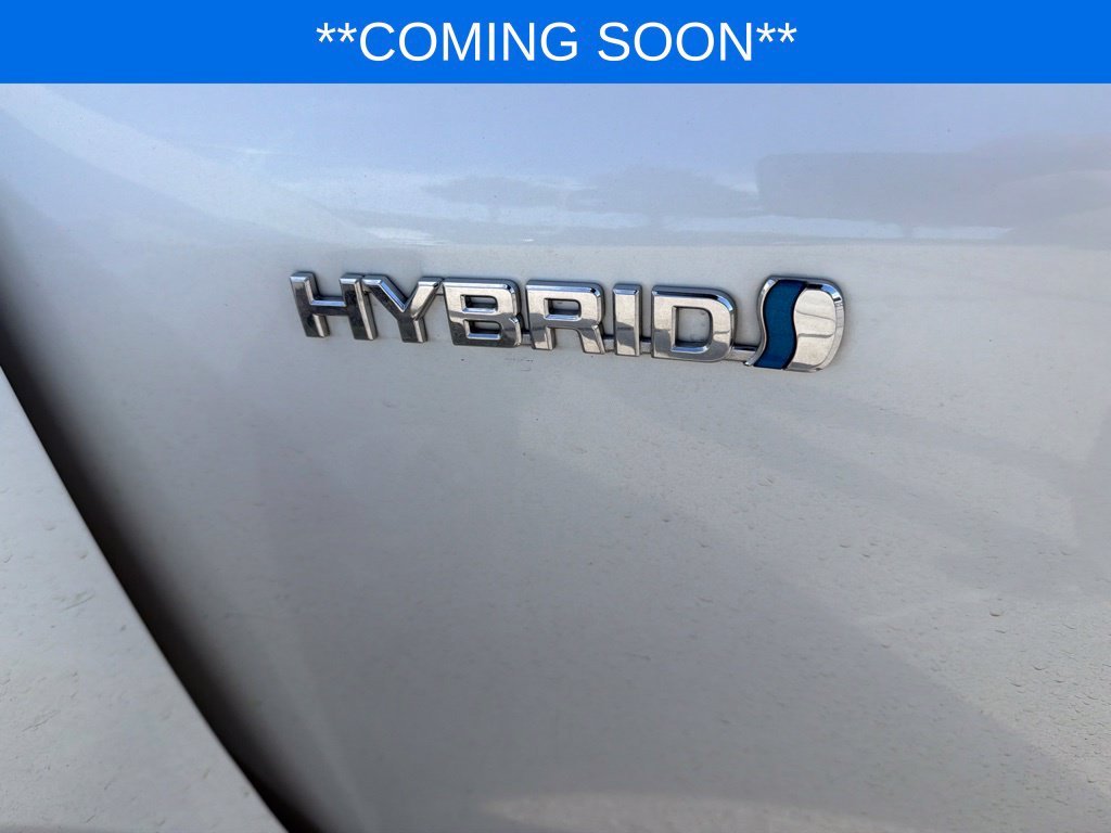Used 2021 White Toyota XLE image 23