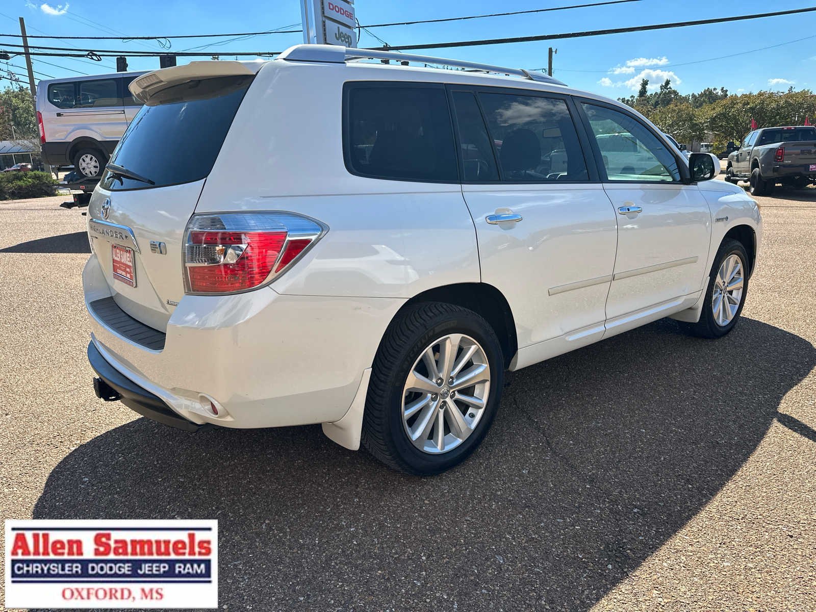 Used 2010 Blizzard Pearl Toyota Limited w/3rd Row image 4