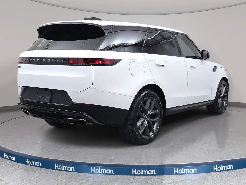 Used 2024  Land Rover SE image 6