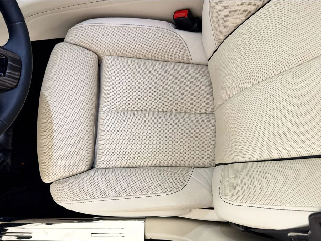 Used 2022 White Rolls-Royce  image 20