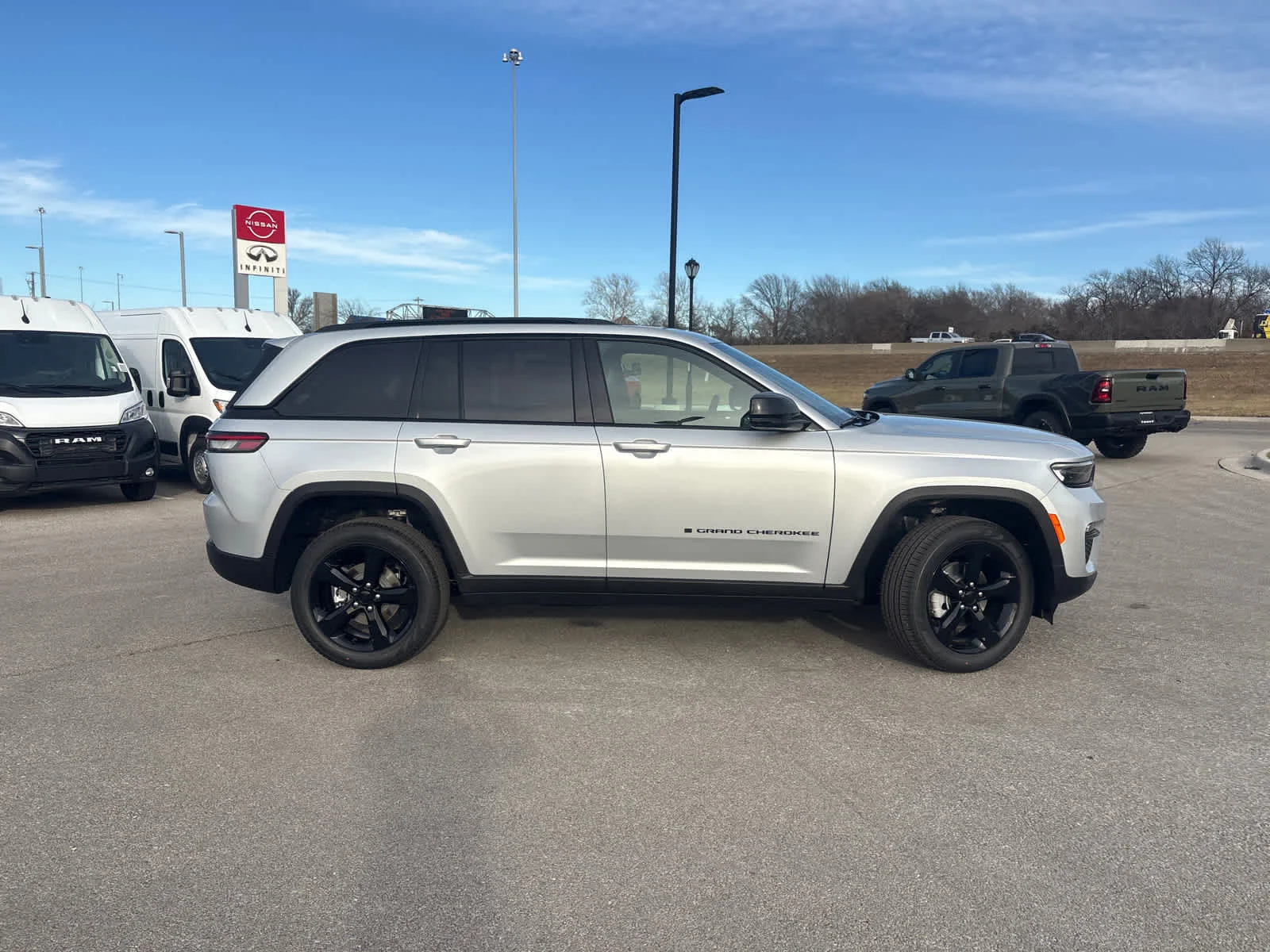 New 2025 Silver Zynith Jeep Limited image 10
