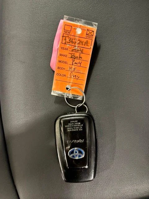 Used 2021 MAGNETIC GRAY MET. Toyota  image 25