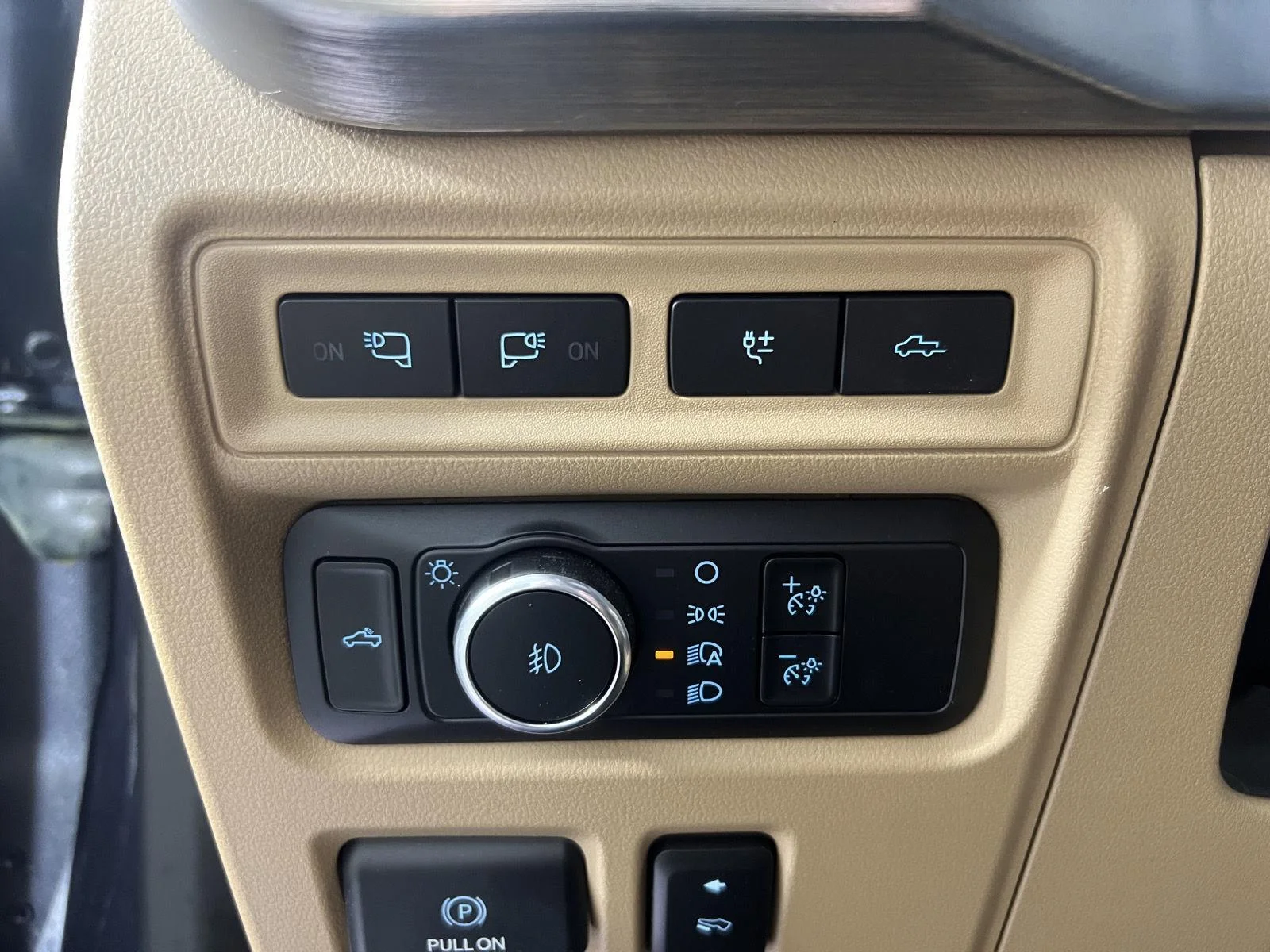 Used 2022 Smoked Quartz Metallic Tinted Clearcoat Ford LARIAT image 16