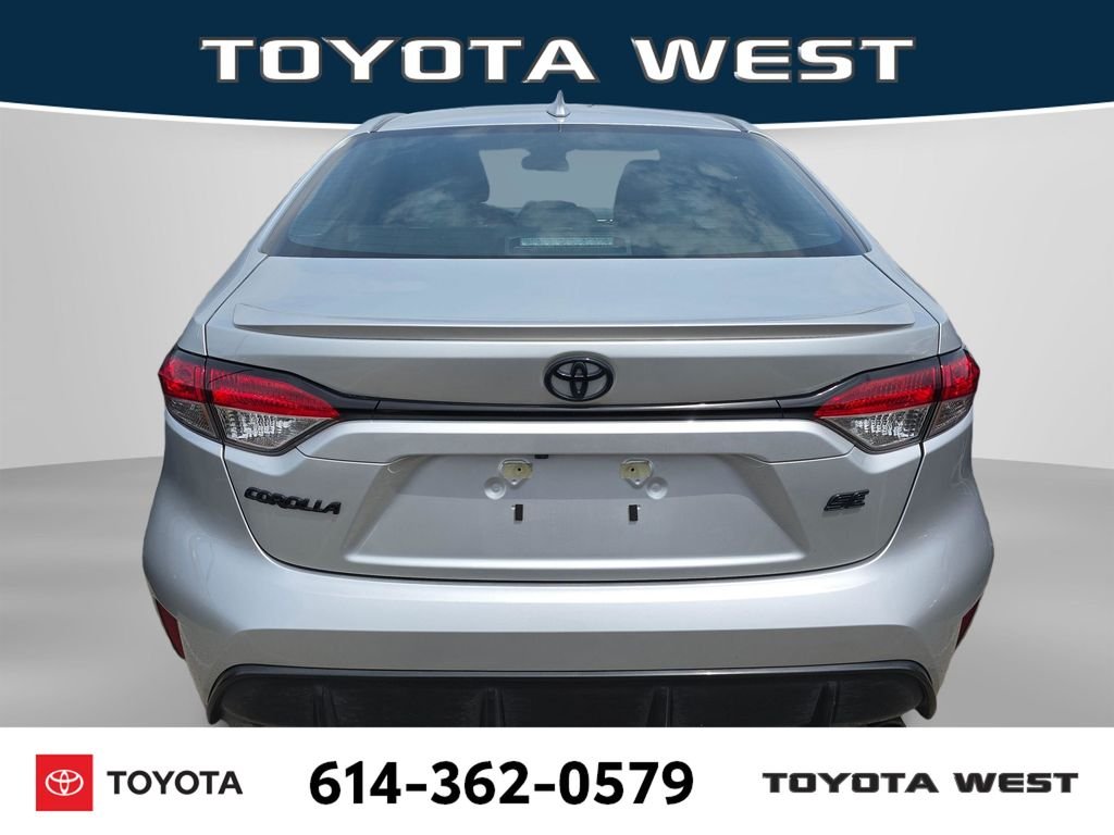 Used 2025  Toyota SE image 6