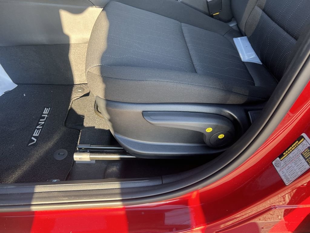 2026 Hyundai Venue SE - Photo 13