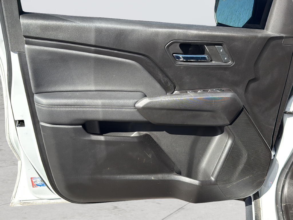 Used 2024 White Chevrolet LT image 17