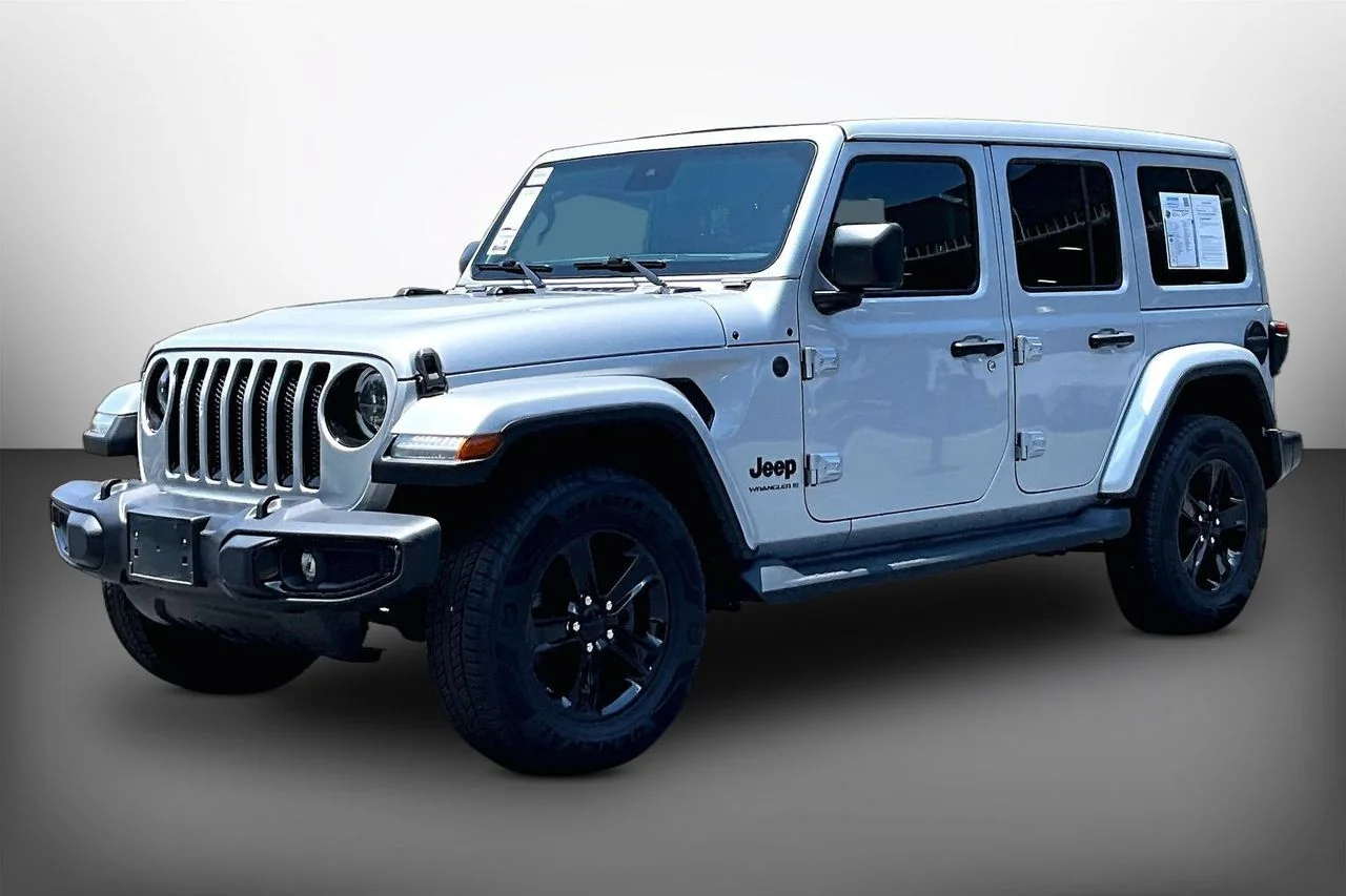 Certified Used 2023 Silver Jeep Sahara image 4