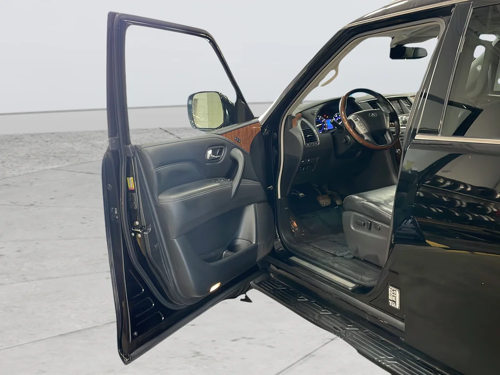 Used 2019 Black INFINITI LUXE image 34