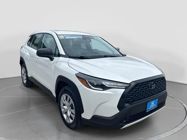 Used 2023 Pearl Toyota L image 10
