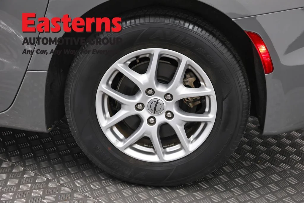 Used 2023 White Chrysler Touring L image 34