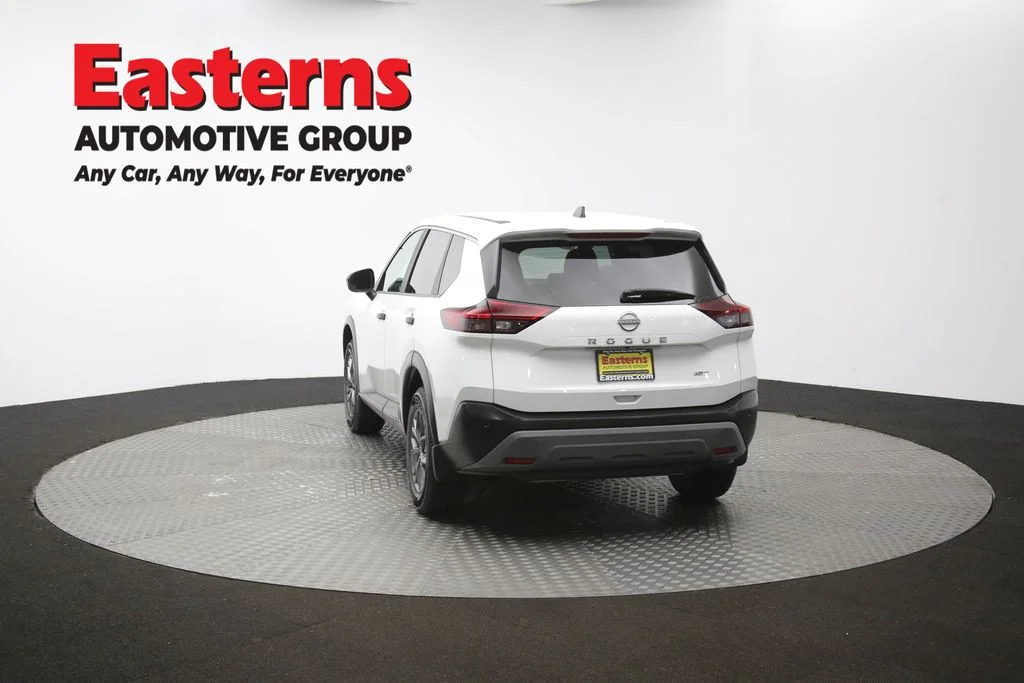 Used 2023 White Nissan S image 61