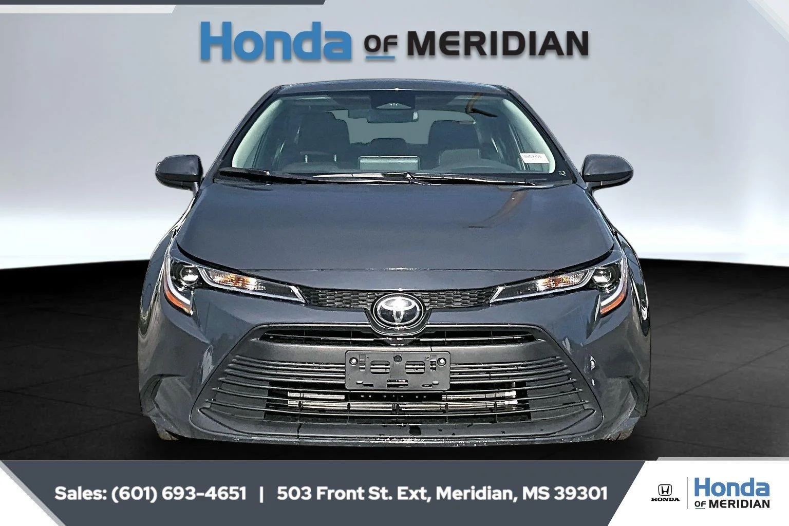 Used 2025 Underground Toyota LE image 3