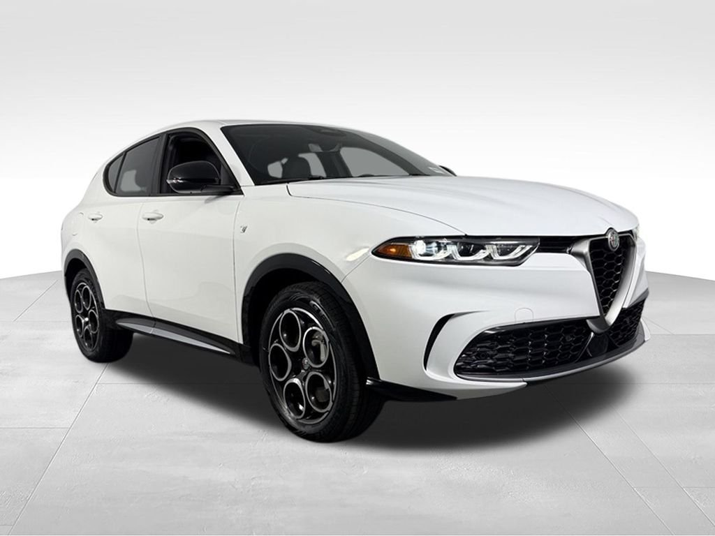 Used 2024 White Alfa Romeo Ti image 5