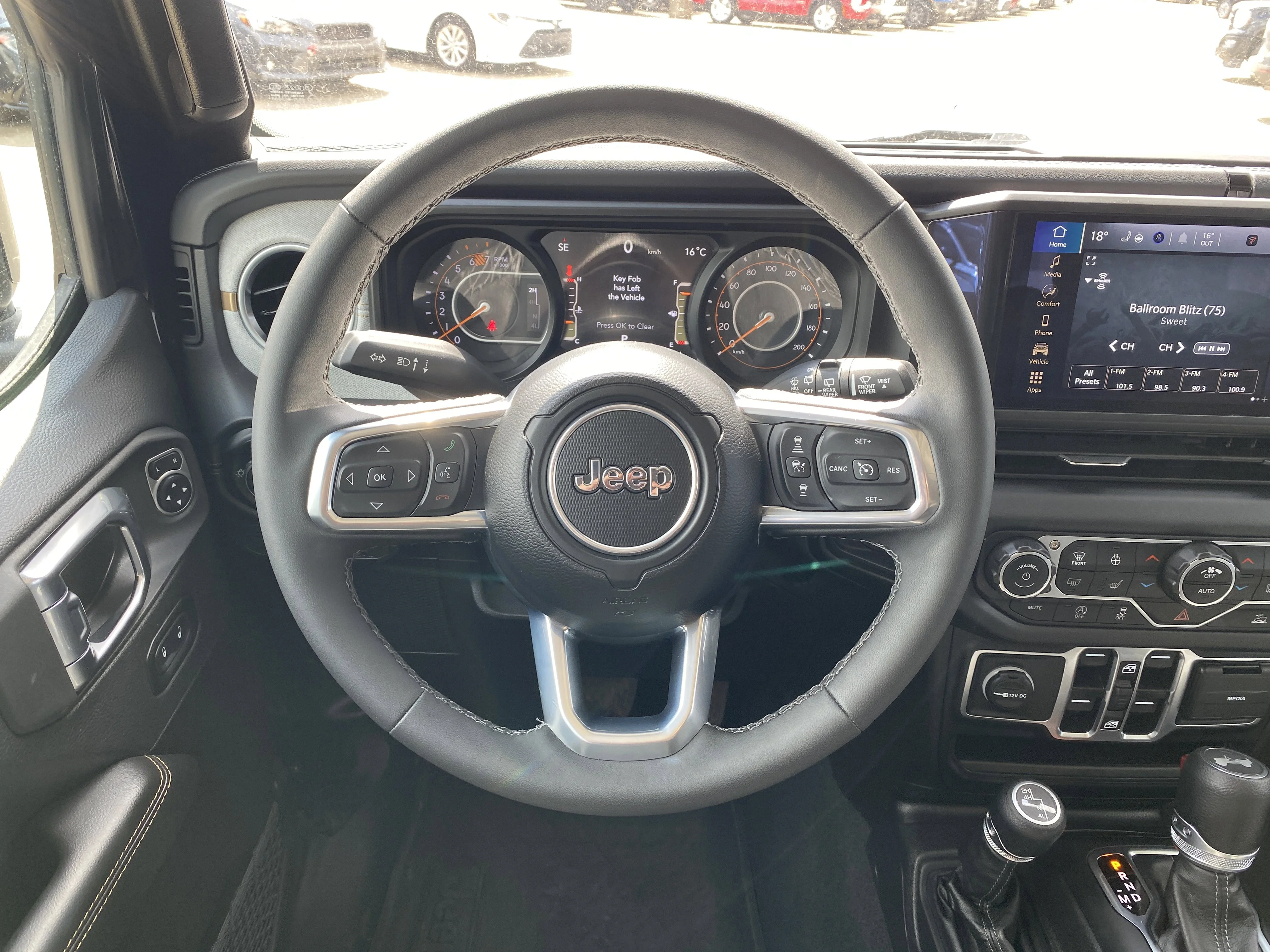 Used 2025 Black Jeep Sahara 4 Door 4x4 * 3.6L V6 * REMOTE STARTER * ADAPTIVE CRUISE * image 11