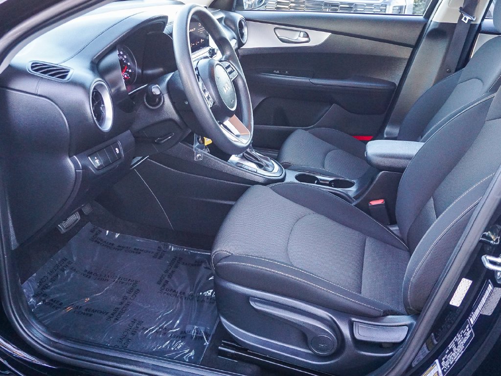 Used 2024 Black Kia LXS image 18