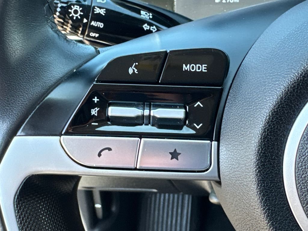 Used 2025 Gray Hyundai SEL Convenience image 30