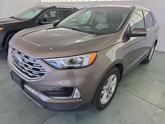 Used 2019 Gray Ford SEL image 4
